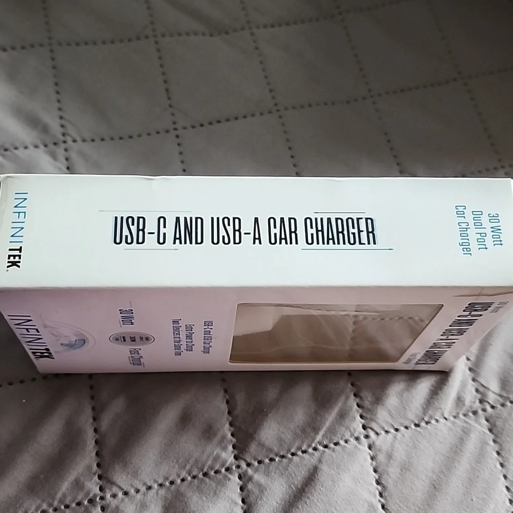 White USB-C and USB-A Car Charger